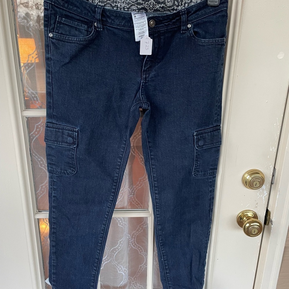 Patagonia Women’s Organic Cotton Cargo Jeans Size 31 Dark Wash